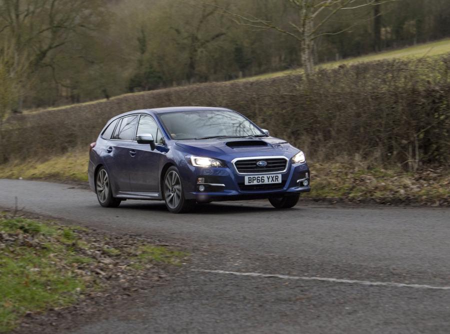  Subaru Levorg GT 2016 года  (UK) (фото 21 из 40)